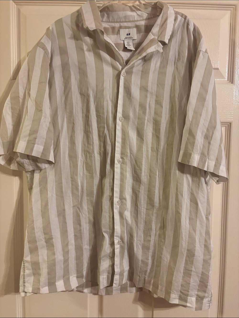 H&M Short Sleeve Vertical Stripe Button-Down Shirt - White & Beige